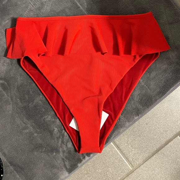 Beach Riot daisy bottoms red size L - Picture 7 of 7